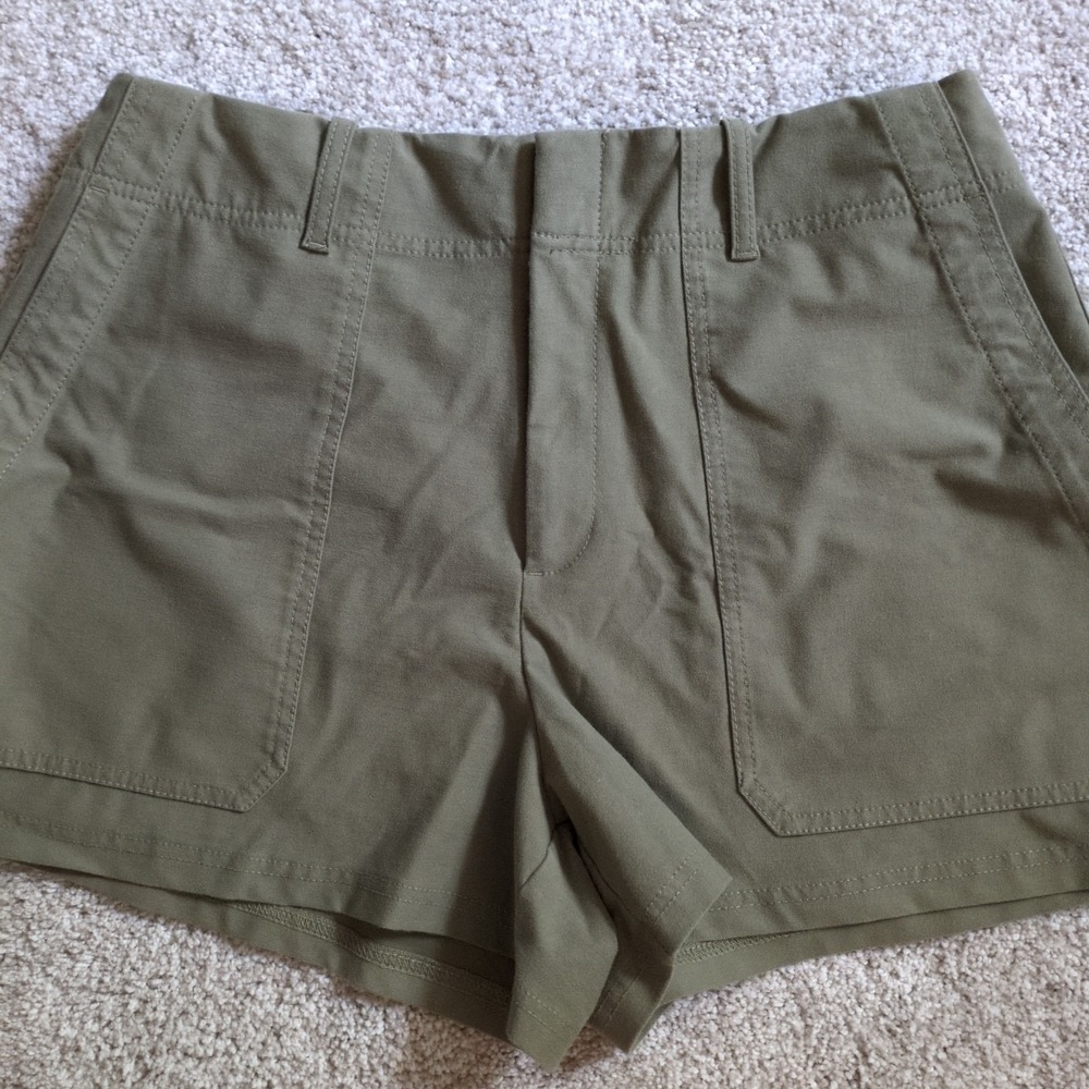 Athleta Women's Green Shorts 14